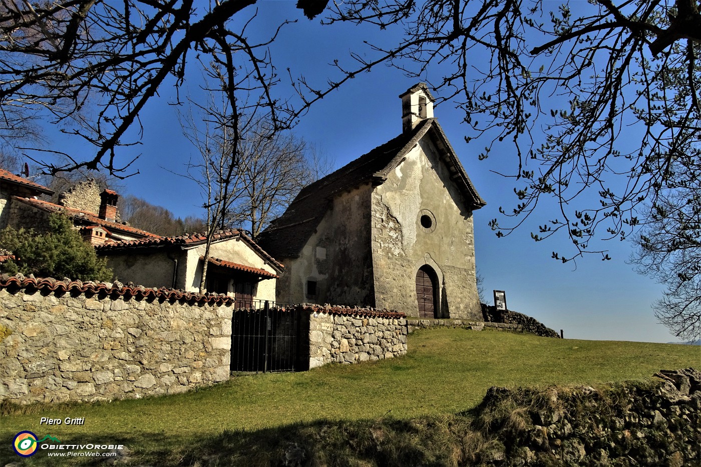 25  Fraggio, la chiesetta di S. Lorenzo del sec. XIV .JPG